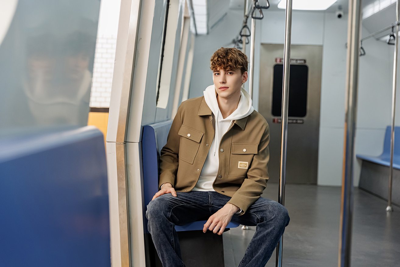 男裝潮流新趨勢(shì)：多元化風(fēng)格與個(gè)性化選擇的黃金時(shí)代